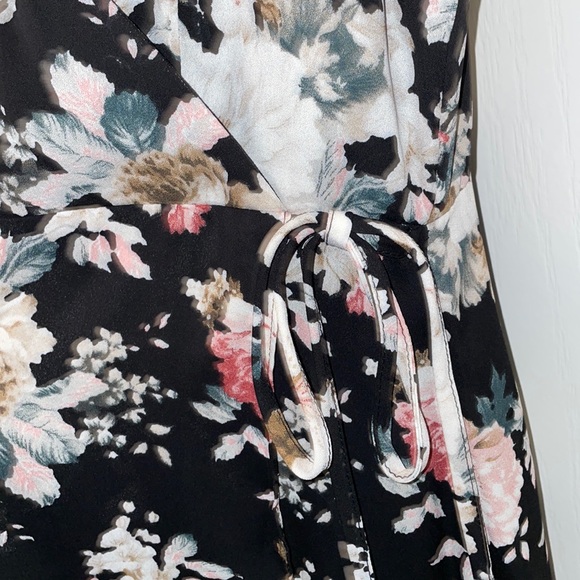 iJoah Small High-Low Flowy Floral Print Dress with Black slip attached - Picture 5 of 9